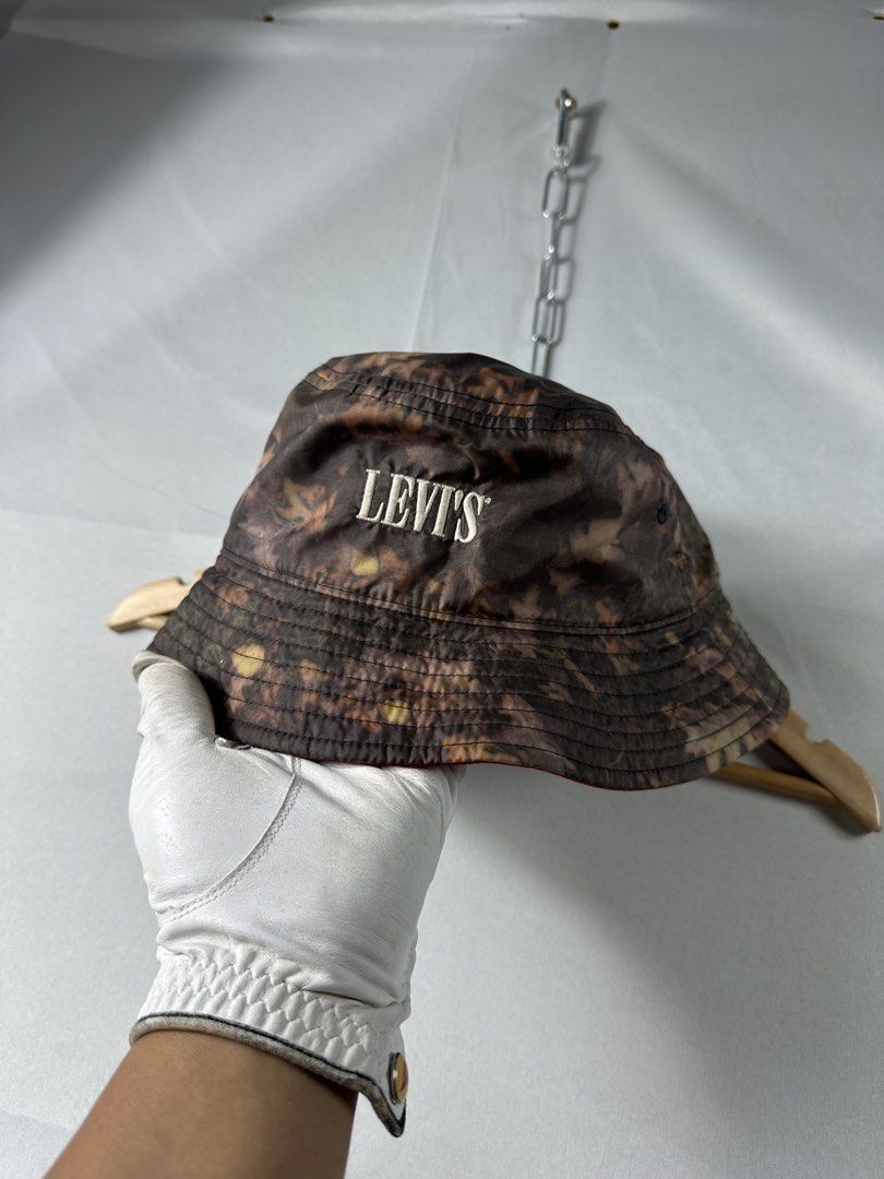 Levis Camouflage Leaf Pattern Hat (Category: Caps & Hats) located in Cabanglasan. Submitted by thefashiongarage.co (Listing ID 1466615213, Image 1). Description: Title - Levis Model/Name - Size on Tag - Medium Conditiion - Excellent as new Dimension (WxLxH) - Category- Casual/Outdoor Fitting - True to size Made in - China Material - 100% Polyamide Color - Multi Color Design - Leaf Camouflage Year - Inclusion - None Note - All sales are final, Ple