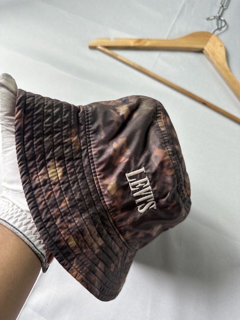 Levis Camouflage Leaf Pattern Hat (Category: Caps & Hats) located in Cabanglasan. Submitted by thefashiongarage.co (Listing ID 1466615213, Image 2). Description: Title - Levis Model/Name - Size on Tag - Medium Conditiion - Excellent as new Dimension (WxLxH) - Category- Casual/Outdoor Fitting - True to size Made in - China Material - 100% Polyamide Color - Multi Color Design - Leaf Camouflage Year - Inclusion - None Note - All sales are final, Ple