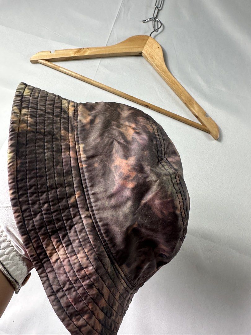 Levis Camouflage Leaf Pattern Hat (Category: Caps & Hats) located in Cabanglasan. Submitted by thefashiongarage.co (Listing ID 1466615213, Image 3). Description: Title - Levis Model/Name - Size on Tag - Medium Conditiion - Excellent as new Dimension (WxLxH) - Category- Casual/Outdoor Fitting - True to size Made in - China Material - 100% Polyamide Color - Multi Color Design - Leaf Camouflage Year - Inclusion - None Note - All sales are final, Ple