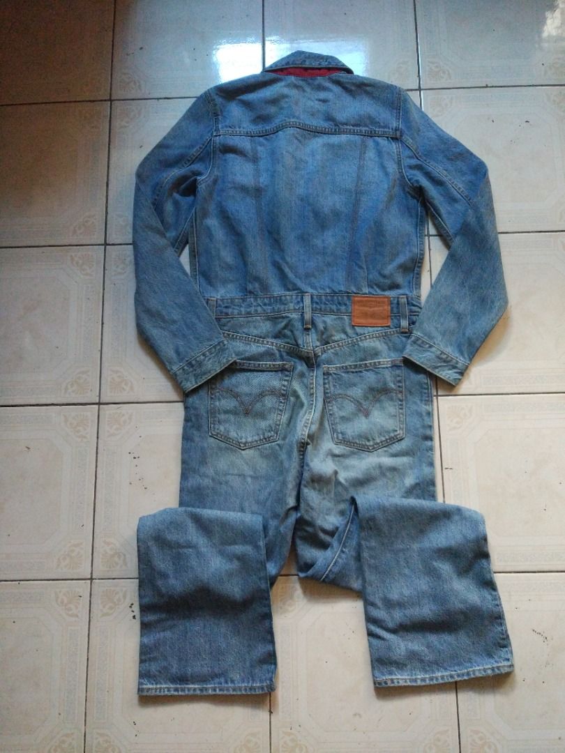 Levis Denim Overall 32 actual (Category: Jeans) located in Pasay City. Submitted by denimdude.ph (Listing ID 1466642526, Image 2). Description: shoulder - 14 inches pit to pit - 18 inches sleeve - 25 inches collar to waist - 17 inches waist - 32 inches rise - 12.5 inches thigh - 10 inches inseam 26 icnhes outseam 38 inches hem 9 inches.