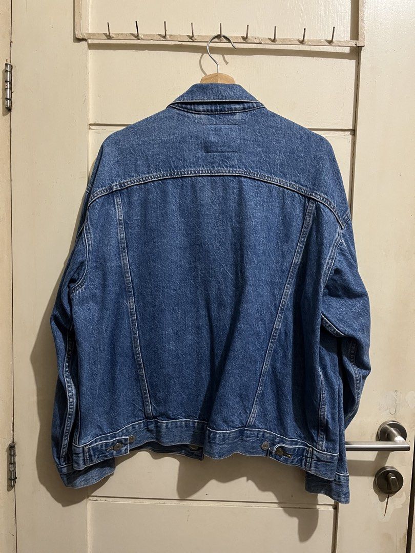 Levi's Premium Denim Jacket (Category: Coats, Jackets and Outerwear) located in Paranaque City. Submitted by entown (Listing ID 1466631461, Image 2). Description: 23 x 26.