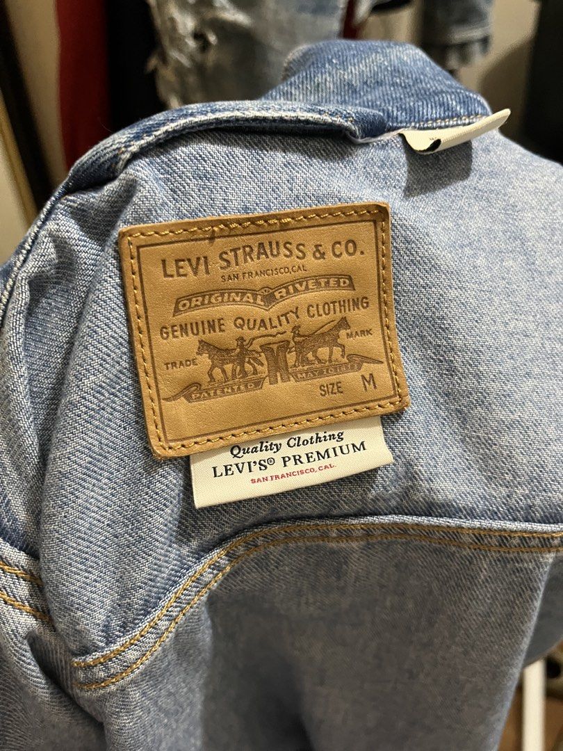 Levi's Premium Denim Jacket (Category: Coats, Jackets and Outerwear) located in Paranaque City. Submitted by entown (Listing ID 1466631461, Image 3). Description: 23 x 26.