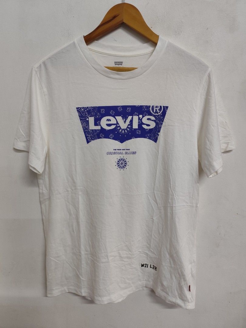 Levis Tshirts Size M (Category: Tshirts & Polo Shirts ) located in Compostela. Submitted by fashiondeamar (Listing ID 1466723690, Image 1). Description: Levis Tshirts Size M Dimes W21 L28 Cut Washtags.