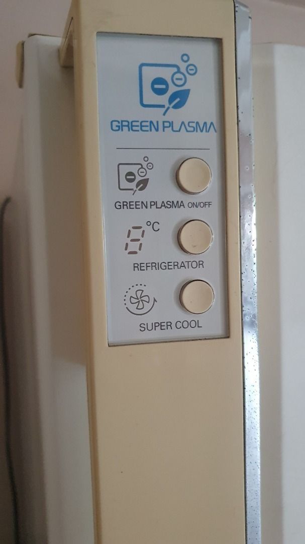 LG GR-M392CPN Refrigerator Freezer (Category: Refrigerators and Freezers) located in Quezon City. Submitted by iamfantasticpabz (Listing ID 1466677574, Image 2). Description: LG Refrigerator Freezer (Model: GR-M392CPN) - Capacity: 390L Gross / 318L Net - Dimensions: 608 x 707 x 1711 mm (230V) - Green Plasma tech & Multi Air Flow System for freshness - Digital temperature control - Complete with all adjustable glass shelves, vegetable crisper, and