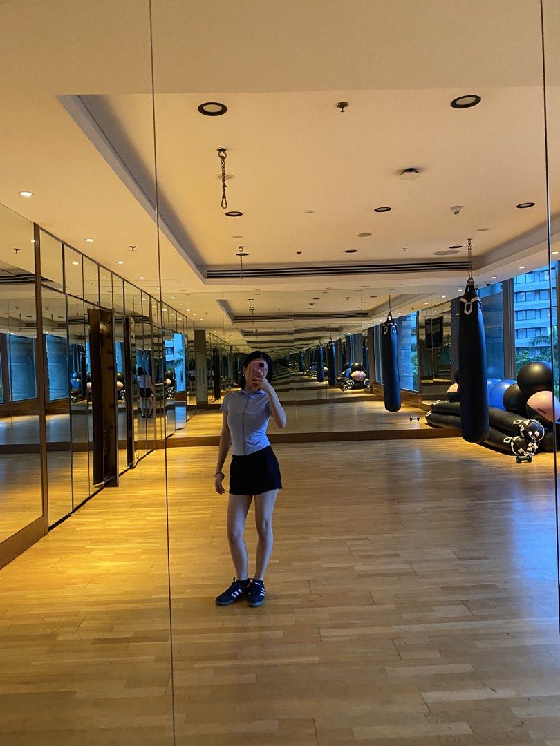 Light blue zip up athletic top (Category: Activewear) located in Guinobatan. Submitted by whtvrim (Listing ID 1466659210, Image 1). Description: .