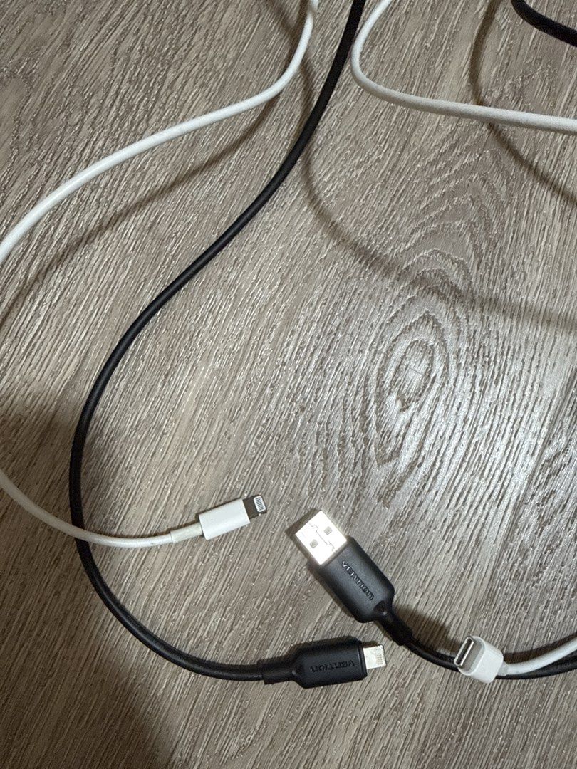 Lightning cable (Category: Chargers & Cables) located in Singapore. Submitted by you_ni (Listing ID 1466714985, Image 1). Description: 1 for $5 (original Apple/ baseus) .