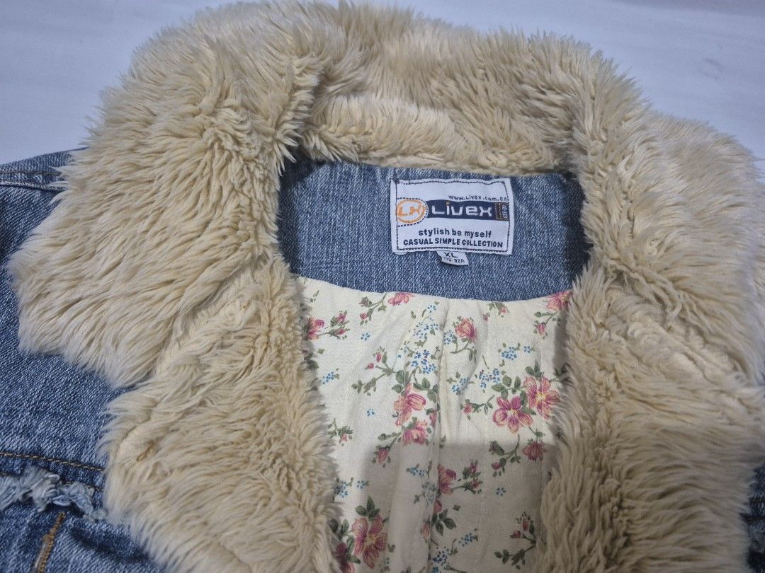 Livex Fur Trim Denim Thermal Jacket (Category: Coats, Jackets and Outerwear) located in Calamba. Submitted by bb.lace (Listing ID 1466718812, Image 3). Description: need wash only.