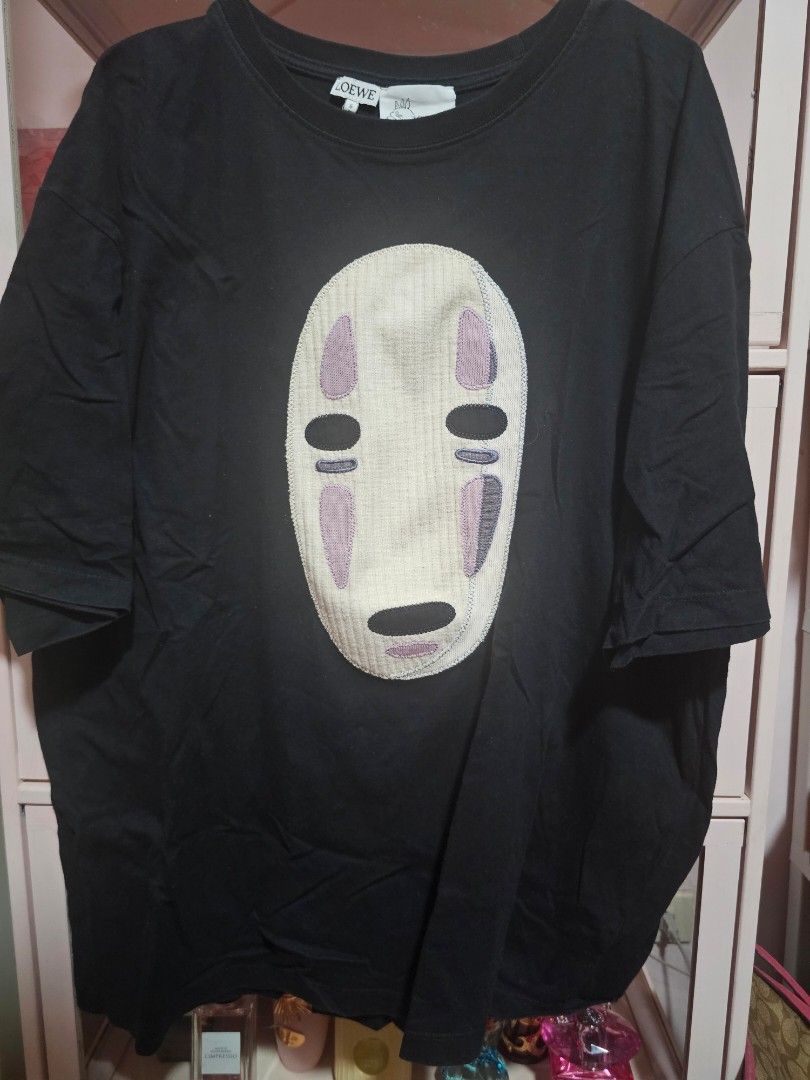 Loewe black shirt (Category: Tshirts & Polo Shirts ) located in Angeles City. Submitted by kodachi10 (Listing ID 1466698158, Image 1). Description: in good condition fits medium to xl.