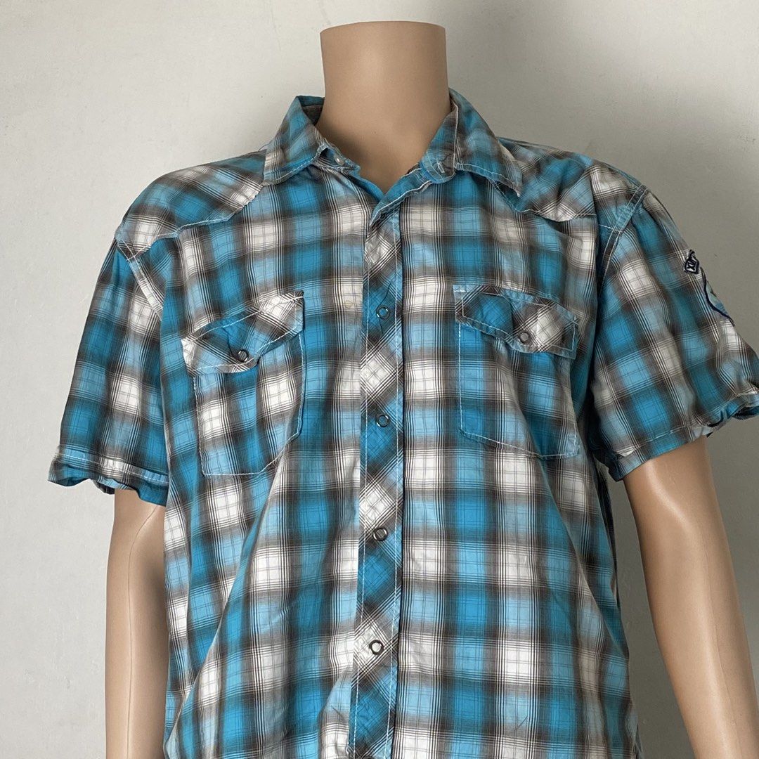 LOGG 👕| Teal Plaid Crop Polo (Category: Tshirts & Polo Shirts ) located in Bulacan. Submitted by orc.ph (Listing ID 1466642169, Image 3). Description: LOGG 👕| Teal Plaid Crop Polo Material Used: Cotton - Teal - Short Sleeve - Button Up - Double Pockets - Button Closure - Plaid Pattern Design - Formal - Semi Formal - Retro - Streetwear - Crop Polo Size: L Width: 22 Length: 23 Pristined Condition. No Visible Flaws. No Issue At All ⚠️ Note: For In