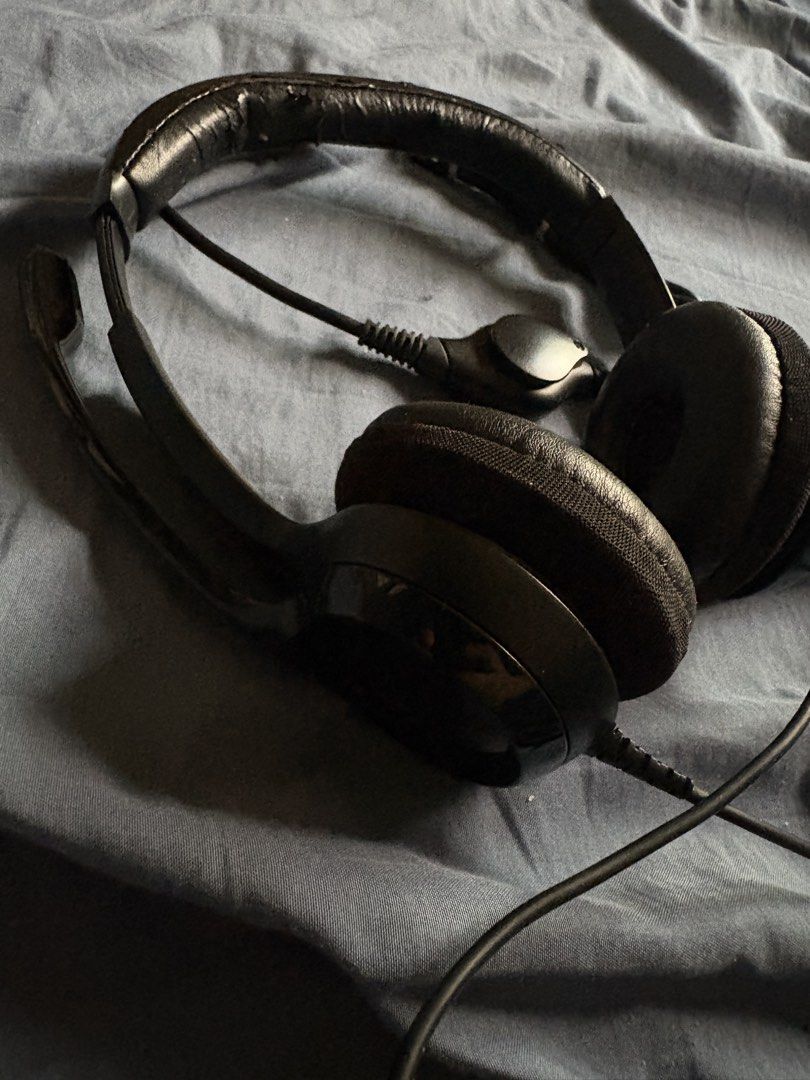 Logitech H390 USB Headset (Category: Headphones & Headsets) located in Cagayan de Oro. Submitted by suta.__.ph (Listing ID 1466624960, Image 2). Description: .
