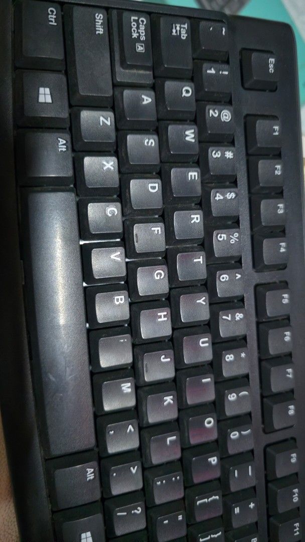 Logitech MK120 Keyboard and Mouse (Category: Computer Keyboard) located in Cebu City. Submitted by aschewzzn_finds (Listing ID 1466765268, Image 3). Description: Selling my Logitech MK120 wired keyboard and mouse set for ₱400. - Brand: Logitech - Model: MK120 - Includes: Keyboard and wired mouse - Condition: use shortly, then stored away - Reason for selling: No longer needed.