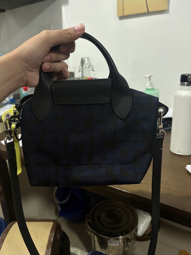 Longchamp (Category: Cross-body Bags) located in Lapu Lapu. Submitted by hehehdhsjs (Listing ID 1466653764, Image 3). Description: bought this from rustans.