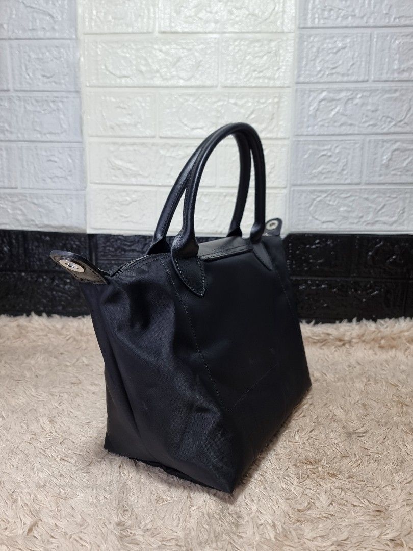 Longchamp (Category: Luxury Bags & Wallets) located in Bugallon. Submitted by preloverelove07 (Listing ID 1466720963, Image 3). Description: Authentic Long champ Pangasinan Free shipping Medium issue missing sling. as new.