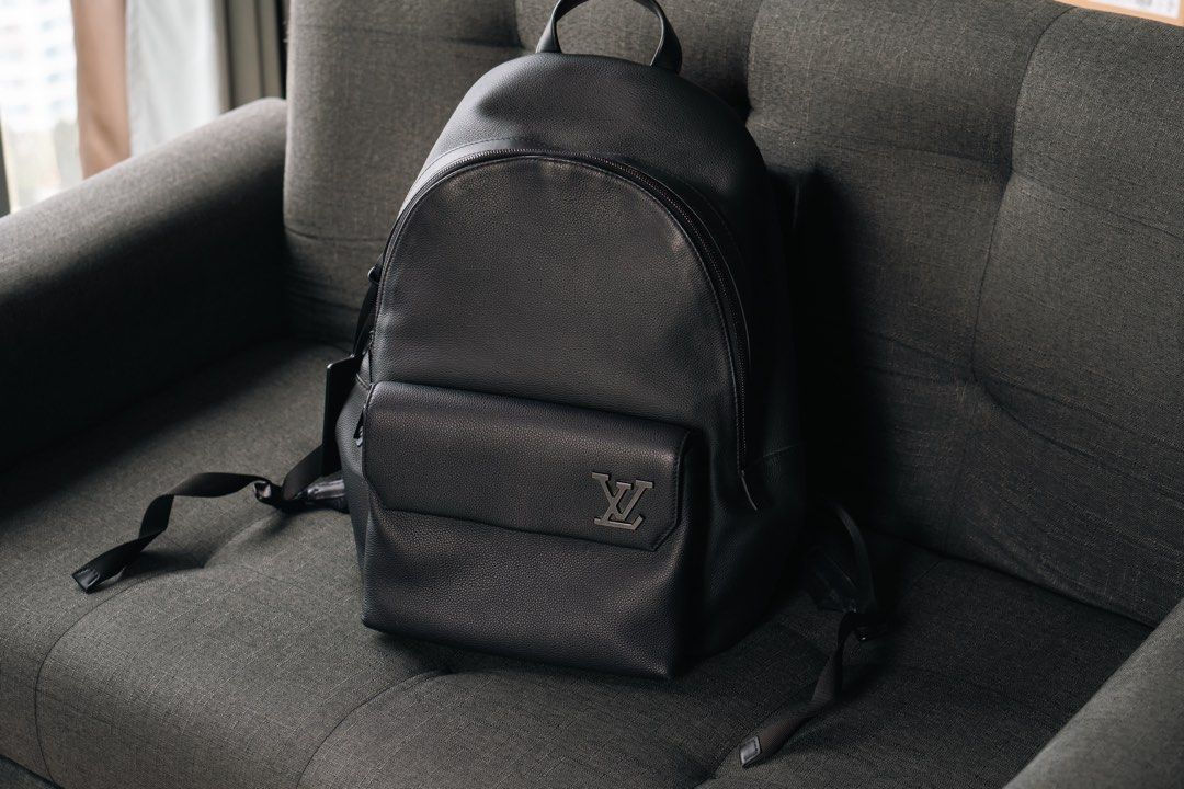 Louis Vuitton Aerogram Backpack (Category: Luxury Bags & Wallets) located in Pasay City. Submitted by thewavyond (Listing ID 1466616044, Image 1). Description: Lou Vui Takeoff Backpack (Aerogram Collection Limited) Pristine Condition & Microchipped with Receipt P98,980 Only (Retail 218K).