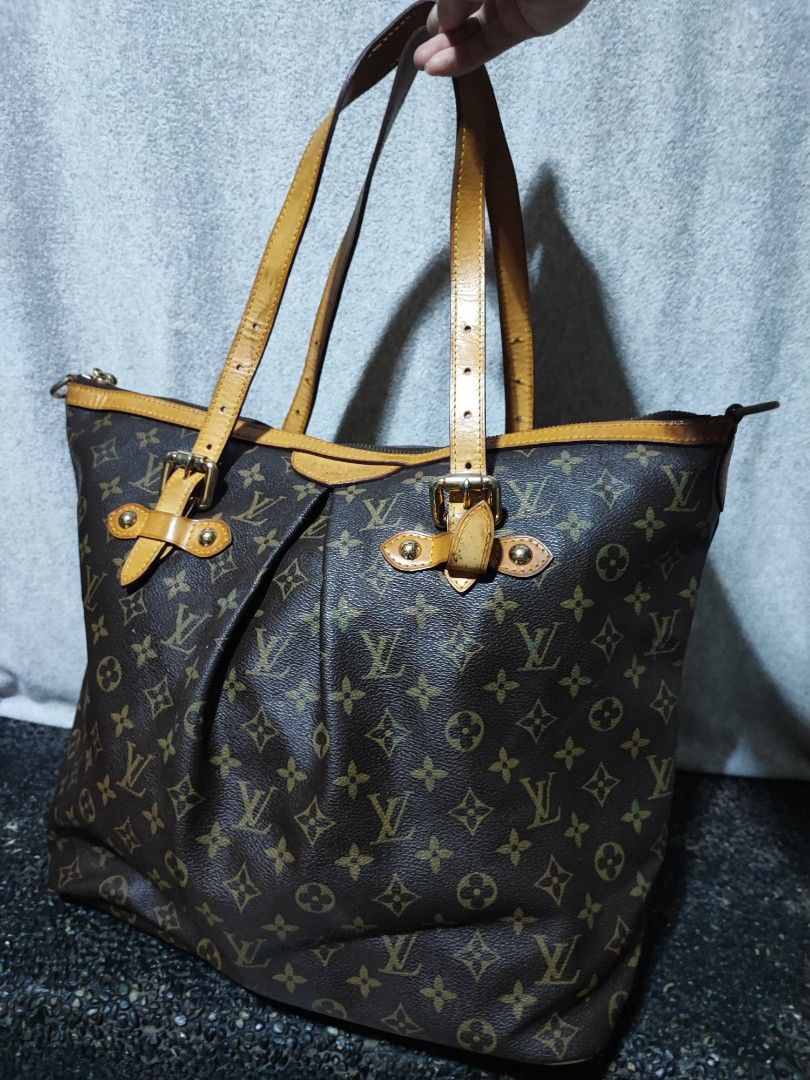Louis Vuitton Monogram palermo (Category: Luxury Bags & Wallets) located in Baguio. Submitted by ozara.06 (Listing ID 1466738374, Image 2). Description: Louis Vuitton palermo Large size Excellent condition 2k.
