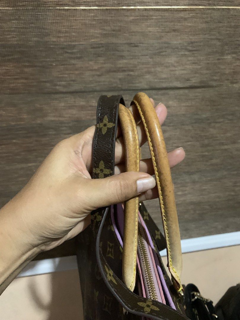 Louis Vuitton Palla Medium Bag (Category: Tote Bags) located in Aliaga. Submitted by ukaybags2428 (Listing ID 1466593106, Image 2). Description: No issue May dumi lng loob With code Medium size .