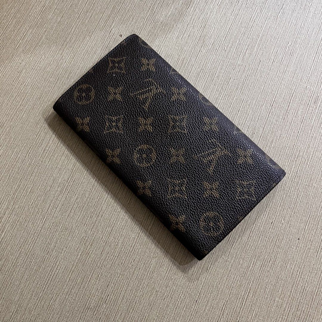 Louis Vuitton Sarah Wallet Monogram (Category: Luxury Bags & Wallets) located in Bacolod City. Submitted by rndm.wears (Listing ID 1466750365, Image 2). Description: Louis Vuitton Monogram Sarah Wallet Trifold Authentic No major flaws Measurements: Length: 4.5 Width: 7.5.