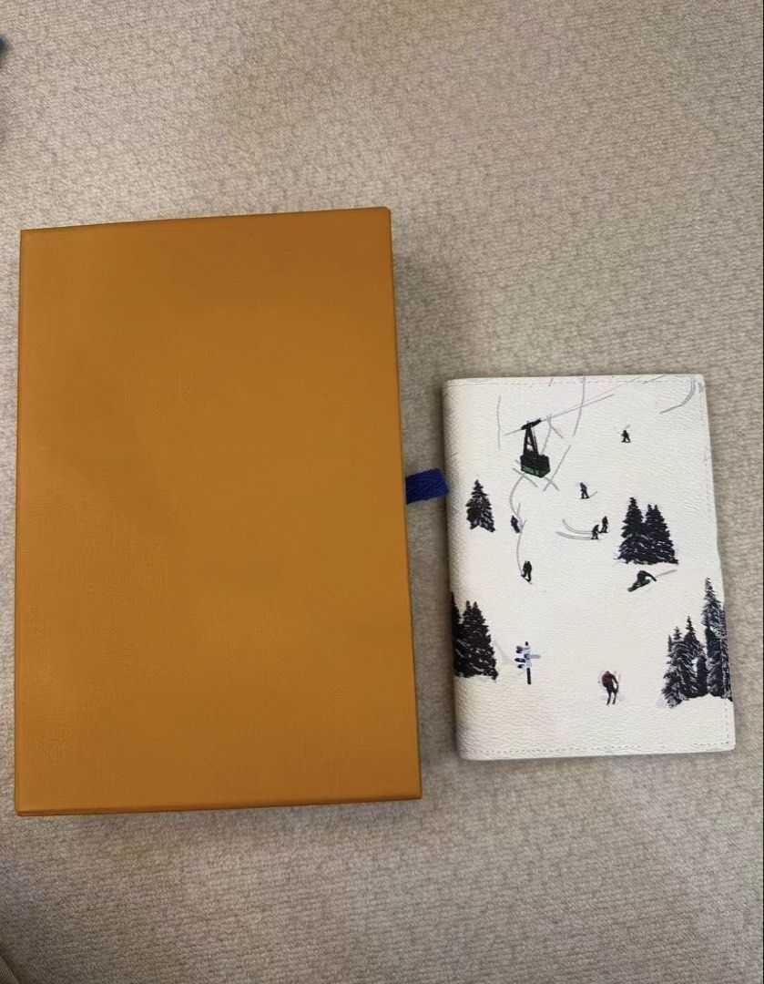 Louis Vuitton Sports Wallet (Category: Luxury Bags & Wallets) located in Quezon City. Submitted by dazomarko524938 (Listing ID 1466653680, Image 3). Description: .