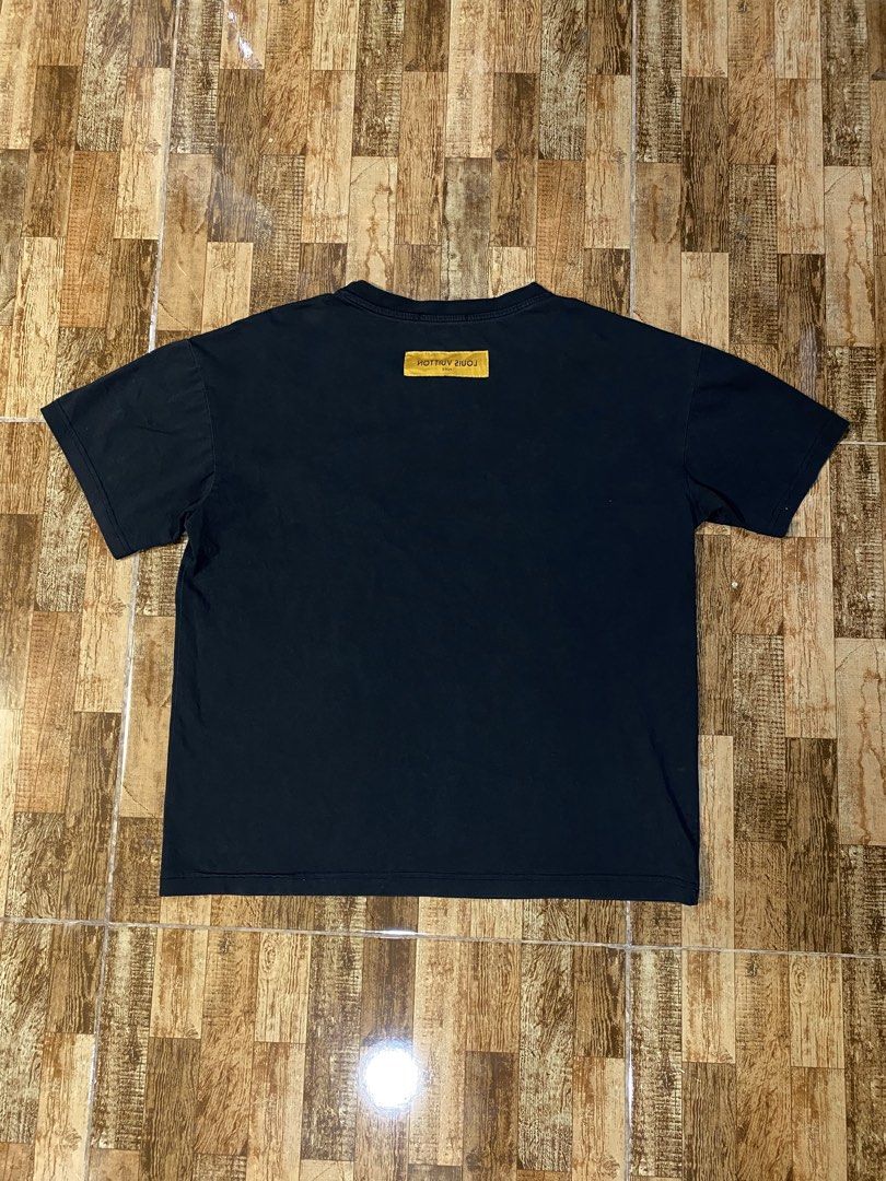 Louise Vuitton (Category: Blouses) located in Manila. Submitted by guud_findsph (Listing ID 1466747489, Image 2). Description: Leather design Excellent condition No issue Cut tags Size medium Dimes 21/25.