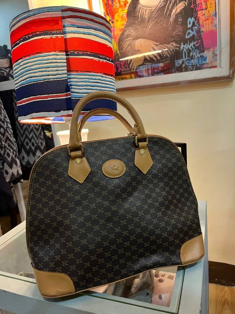 Luigi Vintage Monogram Bag (Category: Luxury Bags & Wallets) located in Quezon City. Submitted by michypeachyy1 (Listing ID 1466604502, Image 3). Description: 900 plus shipment goods pa po minimal scratches lang sa corner sa pinaka baba.