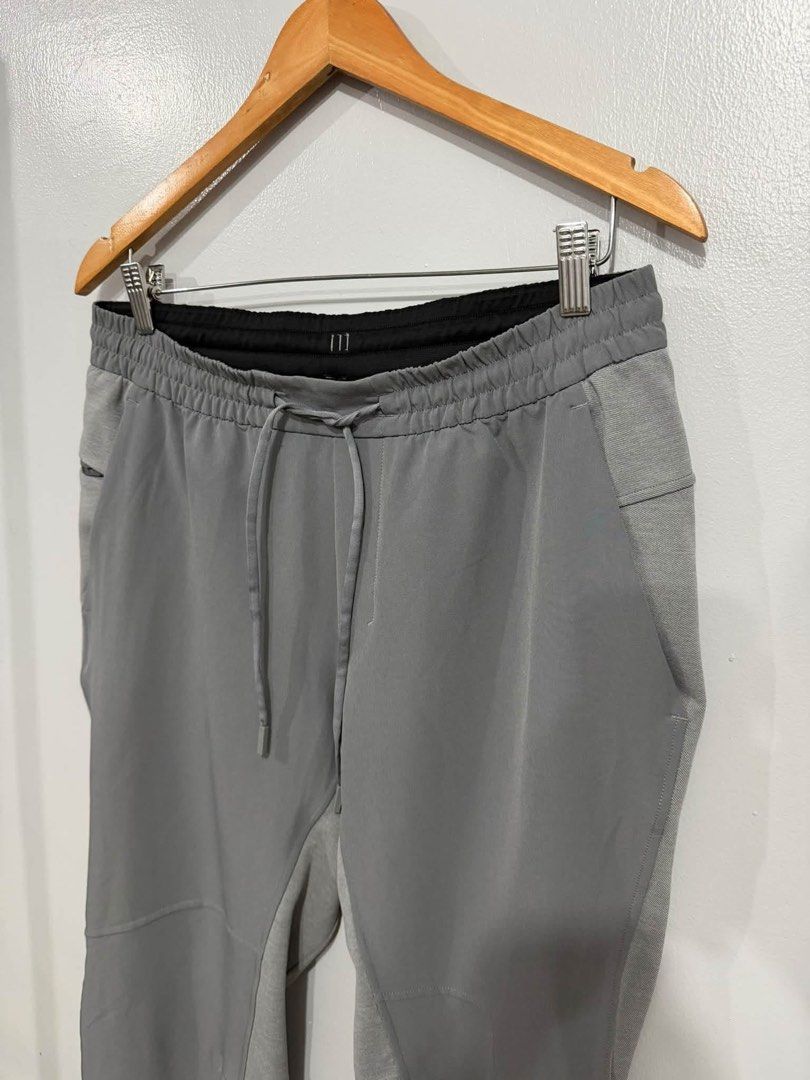 Lululemon - Licensed to train Pants (Category: Activewear) located in Imus. Submitted by medyogoodguys (Listing ID 1466764033, Image 3). Description: Lululemon- License to train pants Excellent / Authentic 💯 Size Large Fits: 32-34 waistline 2,200 pesos only + sf Dm.