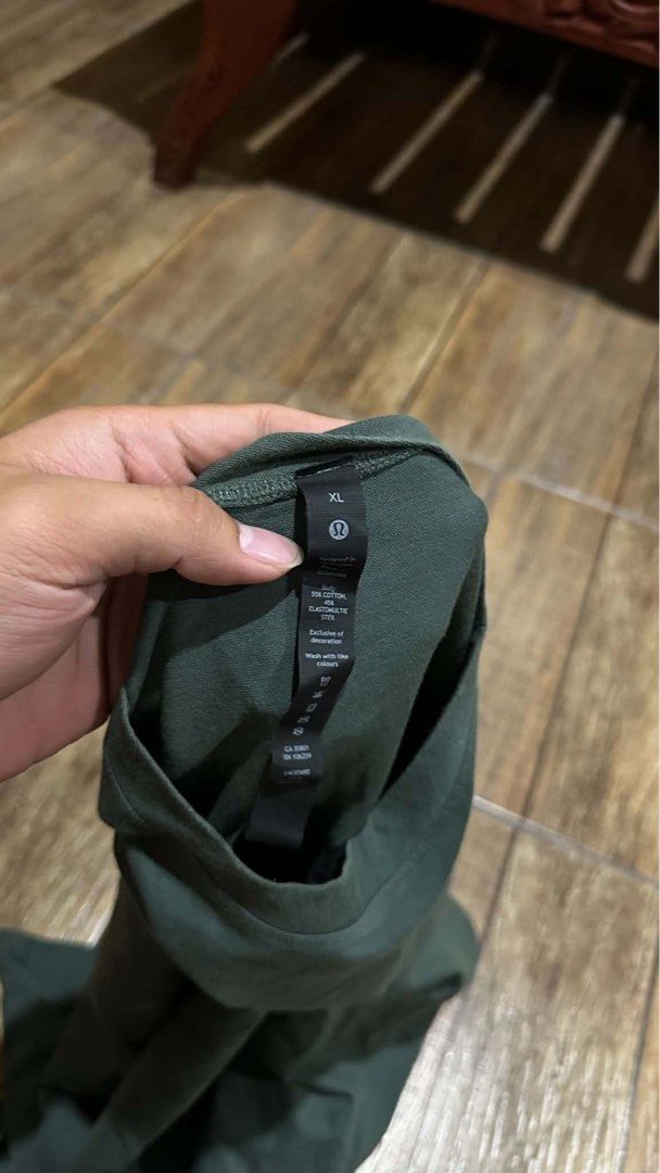 LULULEMON BASIC TEE (Category: Tshirts & Polo Shirts ) located in Manila. Submitted by urban.vintage (Listing ID 1466747234, Image 3). Description: ISSUE: NONE (NEED WASH) MOP :GCASH (NO COD) SHIP VIA: LALAMOVE & J&T LOCATION: PASIG CITY LENGTH:30 WIDTH :25.