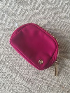 Lululemon Clippable Card Case, Women's Fashion, Bags & Wallets, Wallets ...