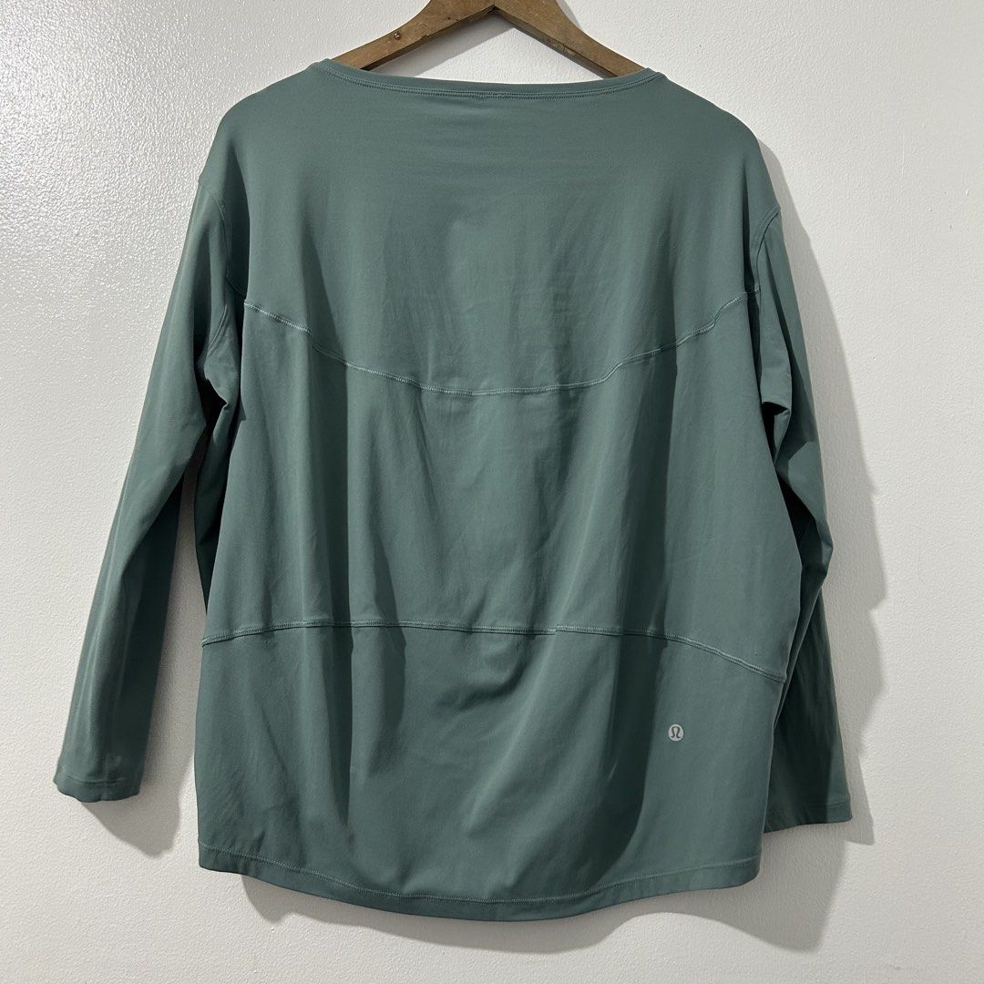 Lululemon Longsleeve Dot size 8 or Large (Category: Activewear) located in Caloocan City. Submitted by lulufanatics (Listing ID 1466720907, Image 2). Description: Cut Tag Loc: Tandang Sora QC.