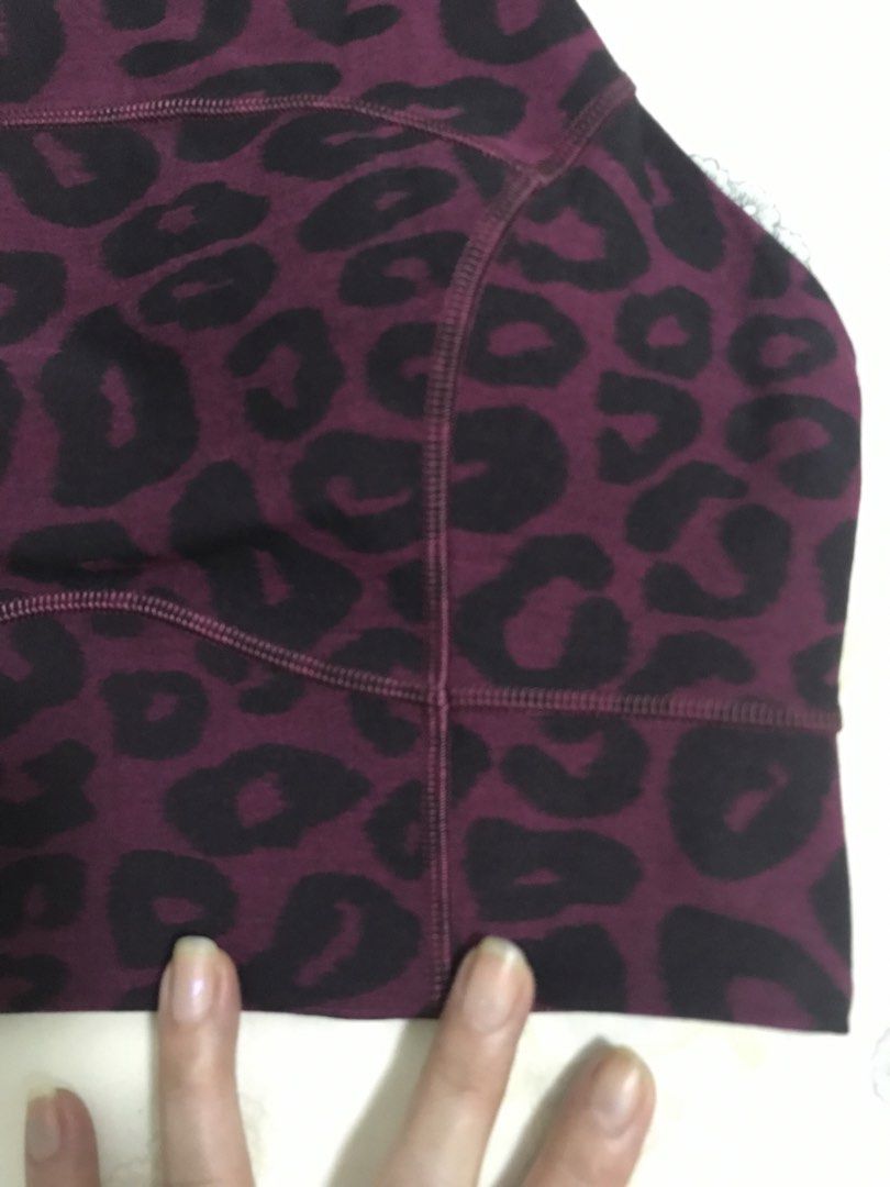 Lululemon Sportsbra (Category: Activewear) located in Manila. Submitted by freshlemon58885 (Listing ID 1466591170, Image 2). Description: EUC Padded Square Tag 6 .