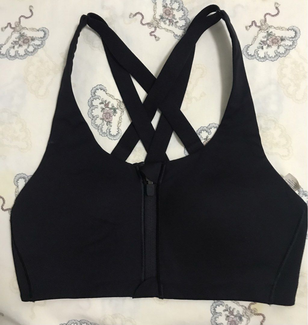 Lululemon Sportsbra (Category: Activewear) located in Manila. Submitted by freshlemon58885 (Listing ID 1466651552, Image 1). Description: Zipper Front Razor Back 32B/34A.