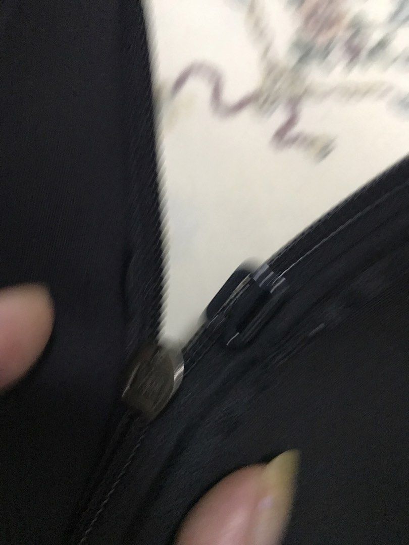 Lululemon Sportsbra (Category: Activewear) located in Manila. Submitted by freshlemon58885 (Listing ID 1466651552, Image 2). Description: Zipper Front Razor Back 32B/34A.