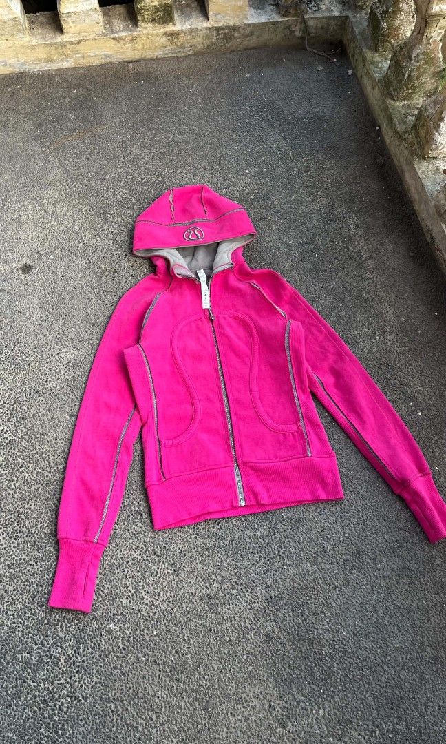 Lululemon Vintage Scuba Jacket (Category: Coats, Jackets and Outerwear) located in Manila. Submitted by thenorack (Listing ID 1466565942, Image 1). Description: .