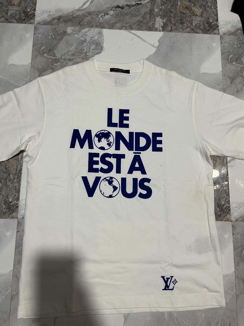 LV ASNEW (Category: Shirts) located in Glan. Submitted by judeanthonysenok (Listing ID 1466563886, Image 1). Description: .