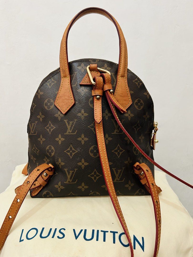 LV Backpack (Category: Luxury Bags & Wallets) located in Manila. Submitted by findluxurious (Listing ID 1466577329, Image 2). Description: Coded No papers Not guarantee original But like original quality.
