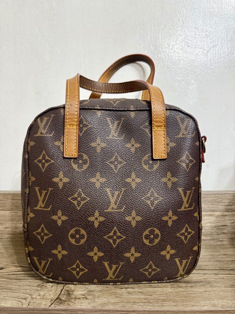 Lv Handbag Monogram (Category: Purses & Pouches) located in Manila. Submitted by muggles_closet (Listing ID 1466764510, Image 2). Description: Auth not guaranteed No sling included Coded .
