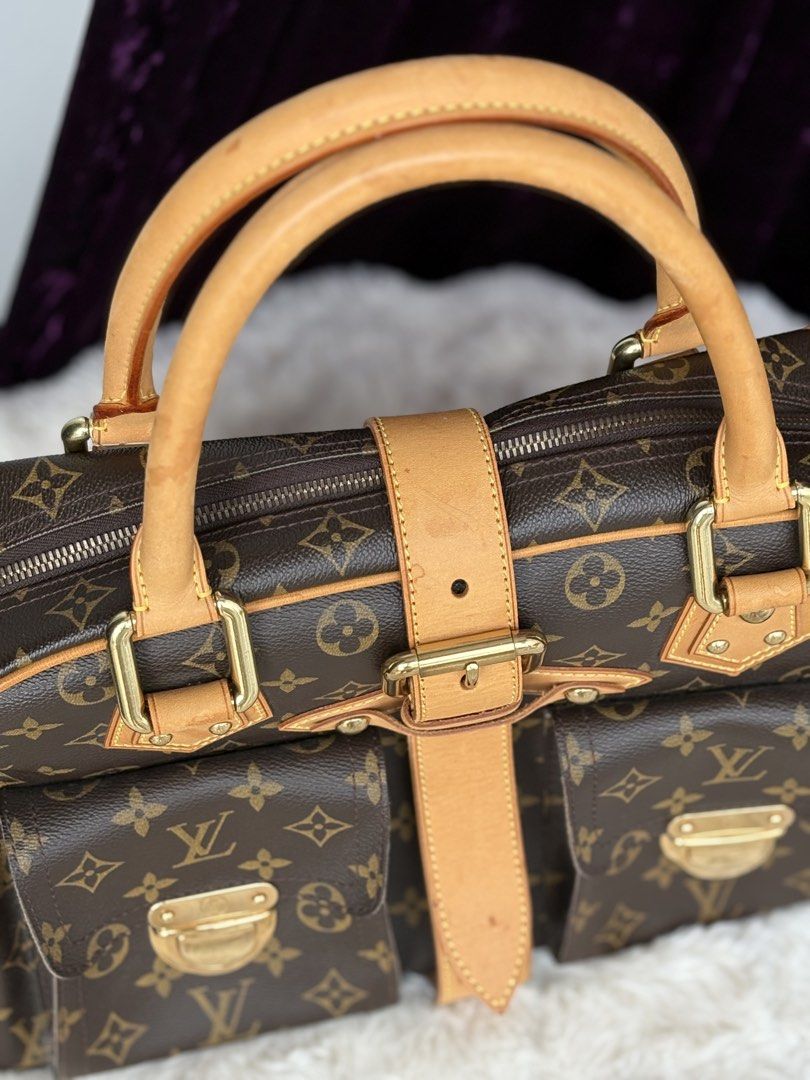Lv manhattan GM mono (Category: Luxury Bags & Wallets) located in Quezon City. Submitted by luxuryamethystph (Listing ID 1466658840, Image 2). Description: with dustbag and entrupy.