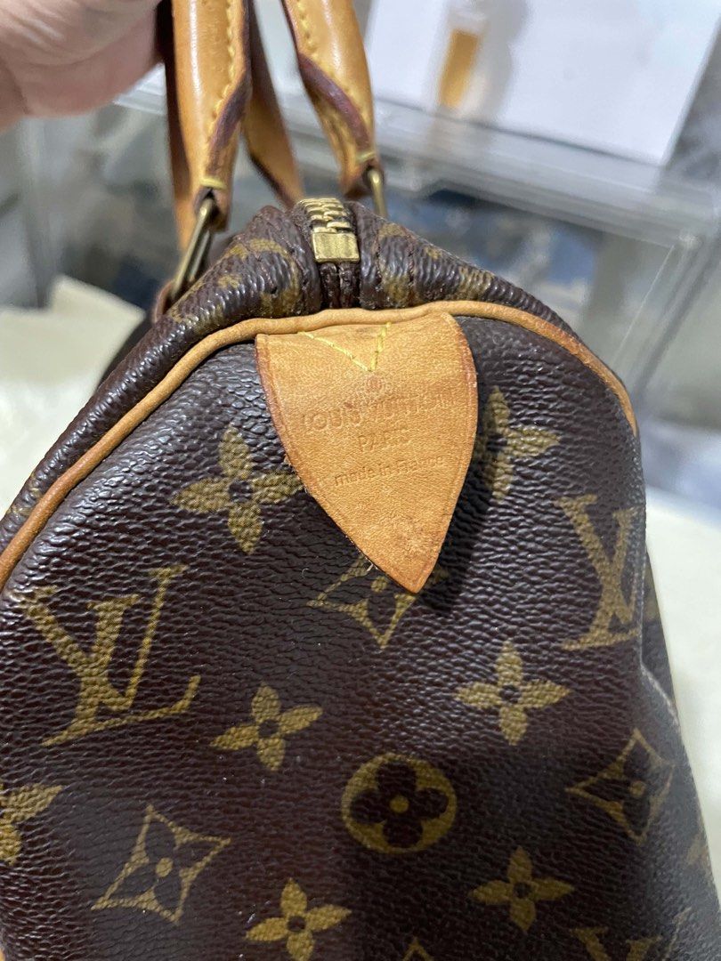 LV Monogram Classic Speedy 25 (Category: Luxury Bags & Wallets) located in Cavite. Submitted by lysagaoinit (Listing ID 1466651475, Image 3). Description: -100% Authentic with Entrupy Certificate -Excellent Condition with signs of used -Honey Patina -Zipper strap is replaced -With generic dust bag -Payment via Gcash/Maya/Bank Transfer -Delivery via Lalamove (to be shouldered by buyer) or J&T (free delivery) -Location: Cavite City.