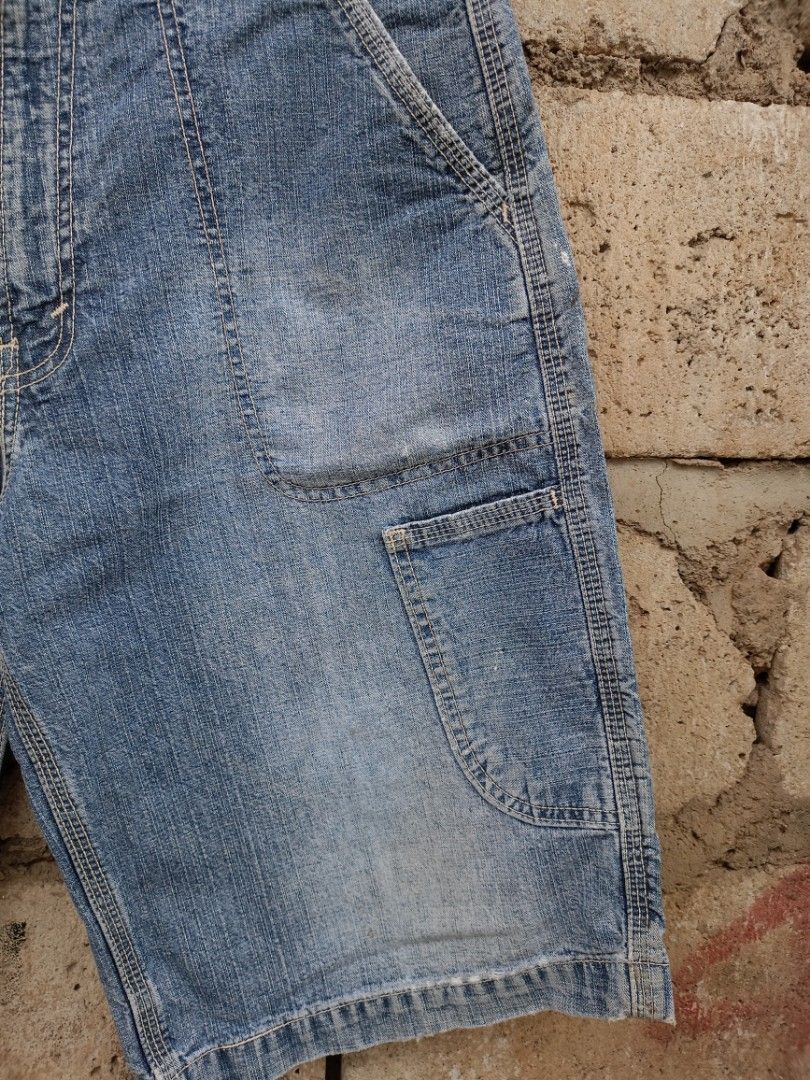 Lévi's Jorts (Category: Shorts) located in Manila. Submitted by robco (Listing ID 1466563739, Image 3). Description: Lévi's Jorts" Waist - 33 Length - 24 Leg hole - 12.2 Excellent Condition Issue - Small paint stains MINE - 300 #ukayukay #jorts #levis.