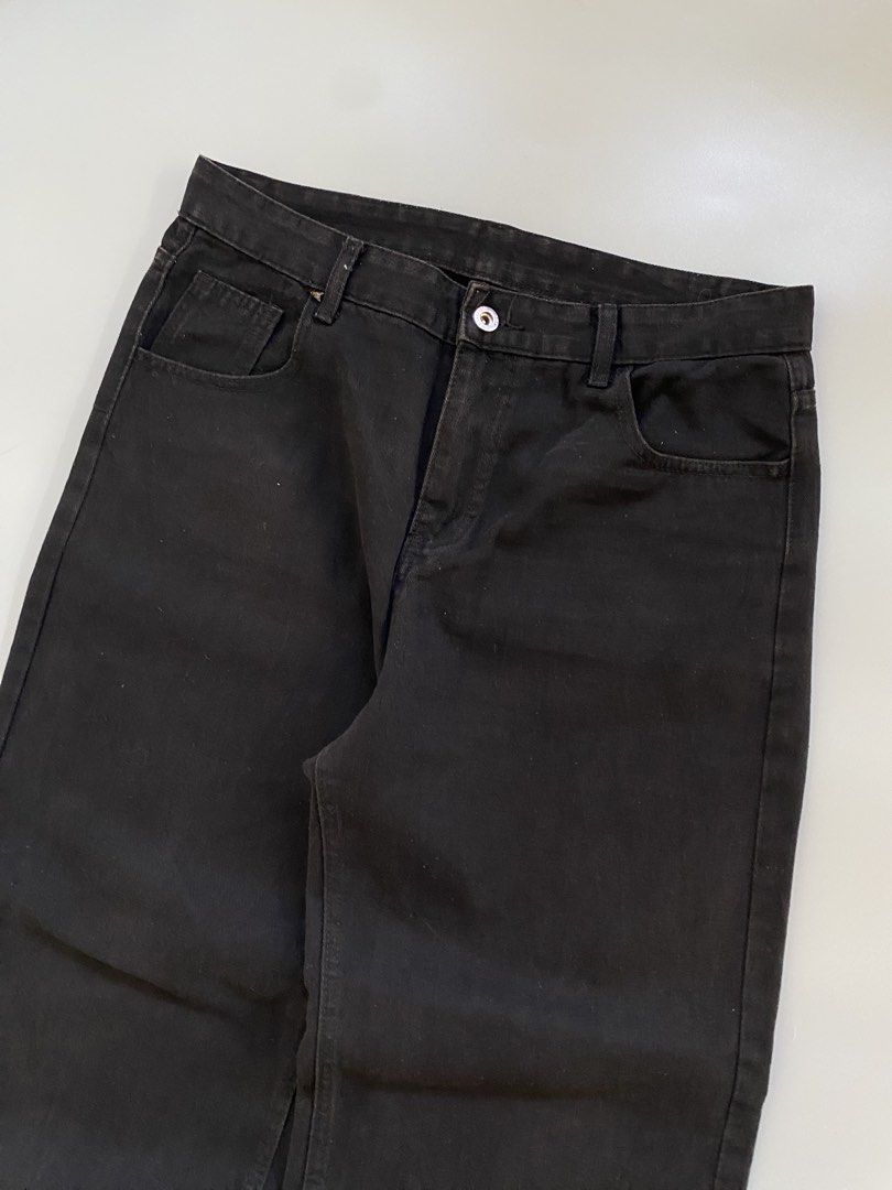 “ random “ black baggy pants (Category: Jeans) located in Calasiao. Submitted by gienthrifts_ph (Listing ID 1466720612, Image 3). Description: dimes — waist | 34 length | 41.5 thigh | a14 hem | 11 mine | 400 condition: 10/10 color rate: 10/10 hard x heavy x thick Issue : — calasiao, Pangasinan (luzon) — check details first — gcash payment/ NO COD 📌Since these are thrifted garments, please keep your expectations reasonable!!.