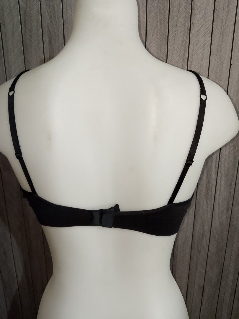 M: DKNY padded Black bra (Category: Undergarments & Loungewear) located in Manila. Submitted by truecrystal-1407 (Listing ID 1466580136, Image 3). Description: .