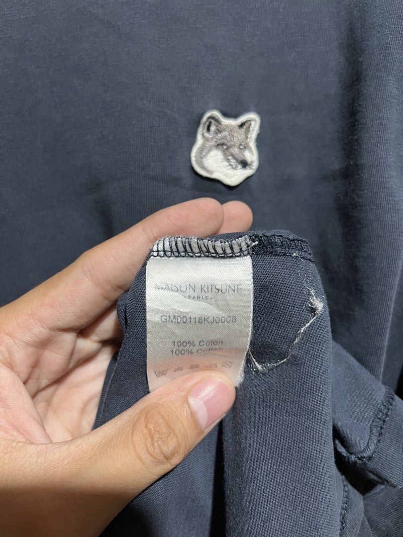 MAISON KITSUNE (Category: Tshirts & Polo Shirts ) located in Davao. Submitted by rylthriftz12 (Listing ID 1466683522, Image 3). Description: NEED WASH ARMPIT STAIN ( NOT SURE IF WASHABLE ).