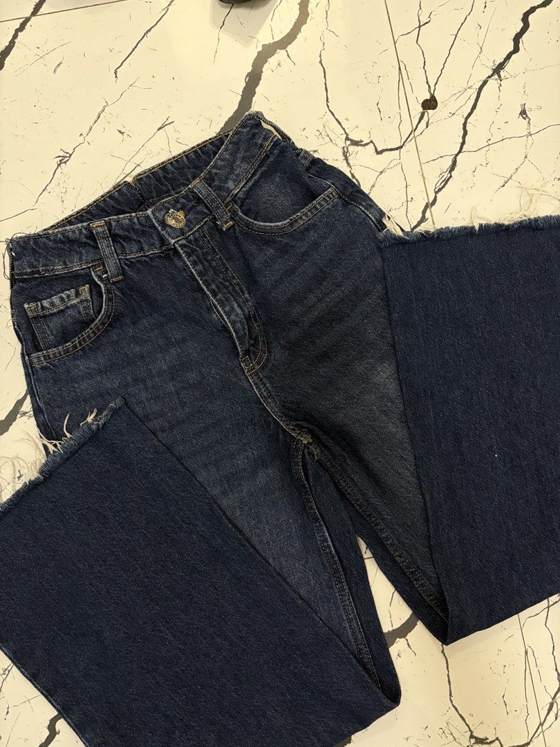 Mango Dark Washed Denim Jeans (Waist Altered) (Category: Jeans) located in Manila. Submitted by eclaiire (Listing ID 1466591281, Image 2). Description: Mango Altered in waist to fit 23-24 waistline XXS-XS (FLAWS: the alter sew came off but can be fixed by sewing).