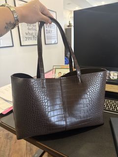 (Category: ) located in . Submitted by preloved_bycarla (Listing ID 1466632587, Image 1). Description: .