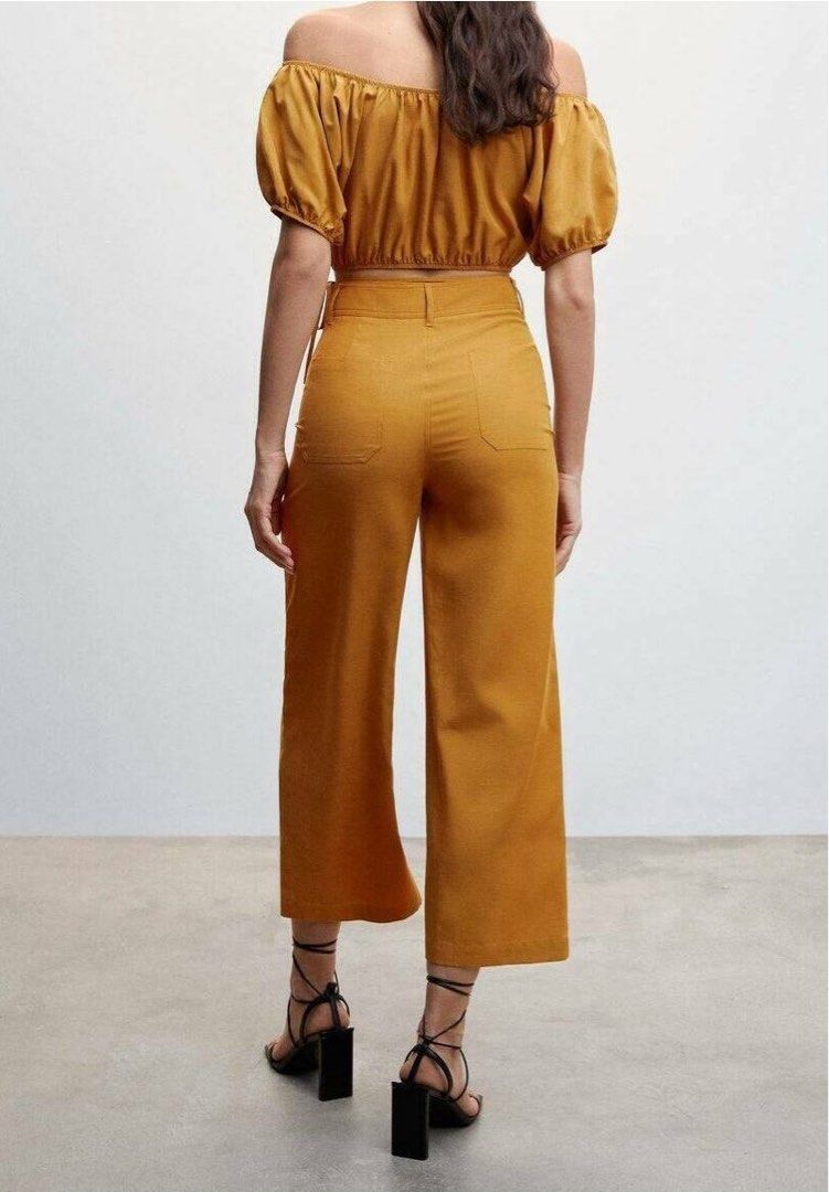 Mango Puff Sleeve Croptop (Category: Blouses) located in Cordova. Submitted by thedecluterrer (Listing ID 1466568887, Image 3). Description: .
