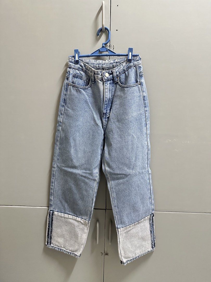 Mantou Pants (Category: Jeans) located in Hermosa. Submitted by alxgtz (Listing ID 1466715200, Image 1). Description: Waist adjusted 24-25 waistline Good quality denim.
