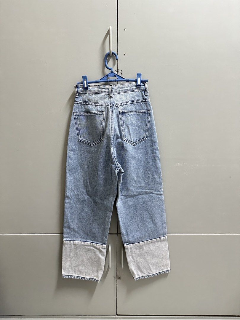 Mantou Pants (Category: Jeans) located in Hermosa. Submitted by alxgtz (Listing ID 1466715200, Image 2). Description: Waist adjusted 24-25 waistline Good quality denim.