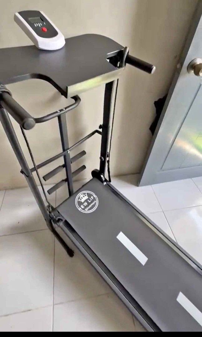 Manual Treadmill / Walking pad (Category: Cardio & Fitness Machines) located in Manila. Submitted by theiaiagad41812 (Listing ID 1466767694, Image 3). Description: for sale. rarely used. di pwede masyadong mag cardio. Valenzuela area .