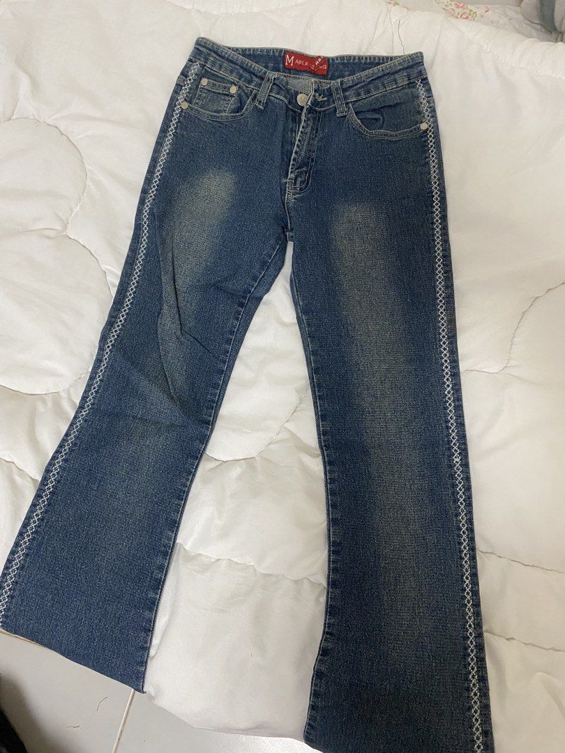 MAPLE & KING Vintage Denim Jeans with Side Stitching (Category: Jeans) located in Manila. Submitted by eileenmaye67636 (Listing ID 1466701885, Image 1). Description: PRELOVED! natambak na women pants waist: 26 inch length: 40 inch low waist shipping: j&t and lalamove.