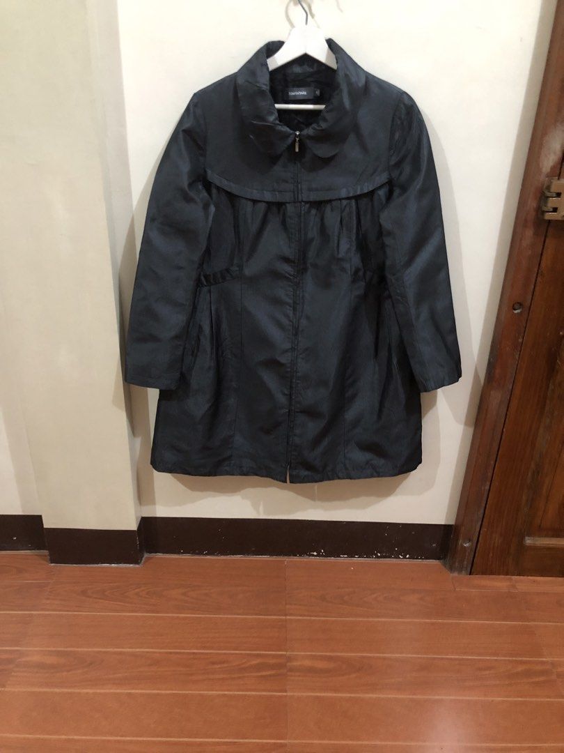 Marisfrolg Dark Gray (Category: Coats, Jackets and Outerwear) located in Oas. Submitted by alithrifthunter (Listing ID 1466771525, Image 2). Description: .