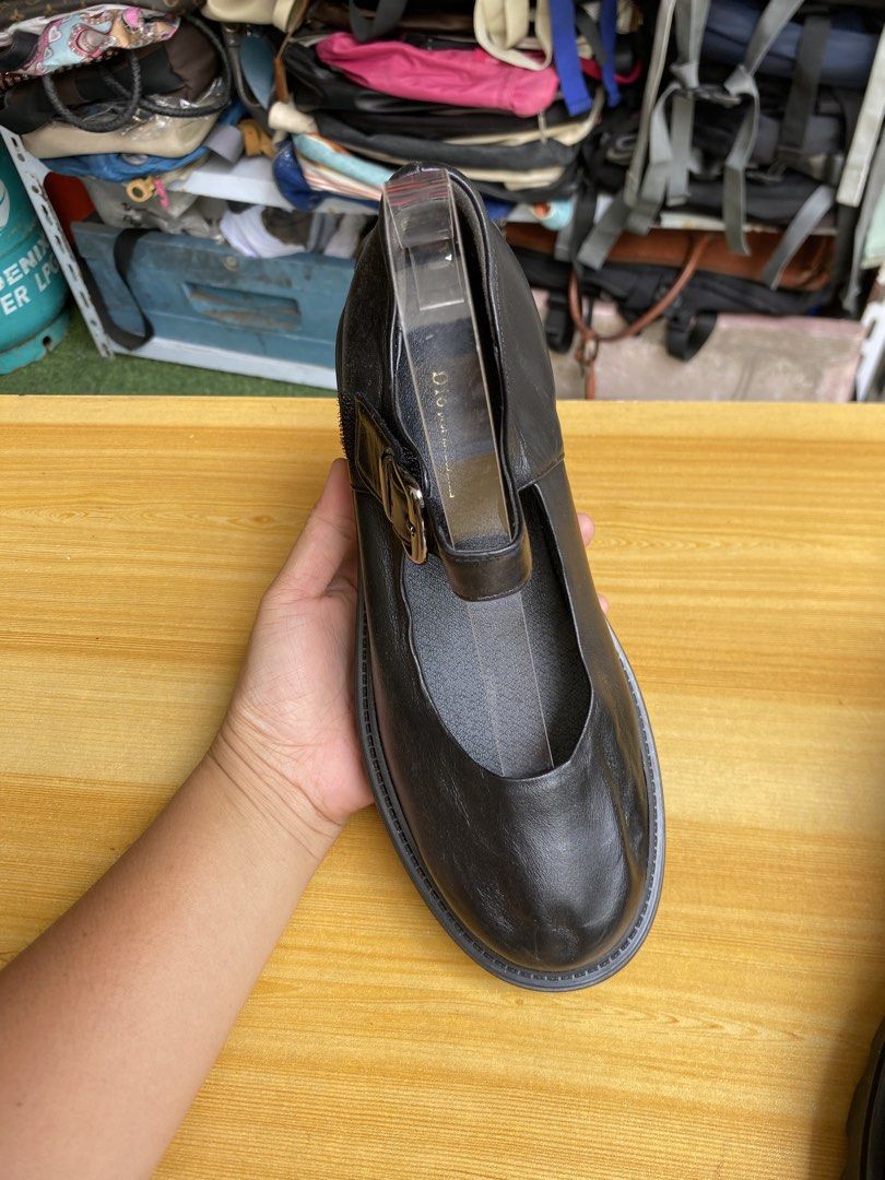 Mary Jane shoes (Category: Wedges) located in Davao. Submitted by kurt2021.turtle (Listing ID 1466593297, Image 3). Description: .